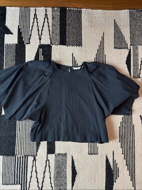 Levi’s Black Puff-Sleeve Cropped Women's Top